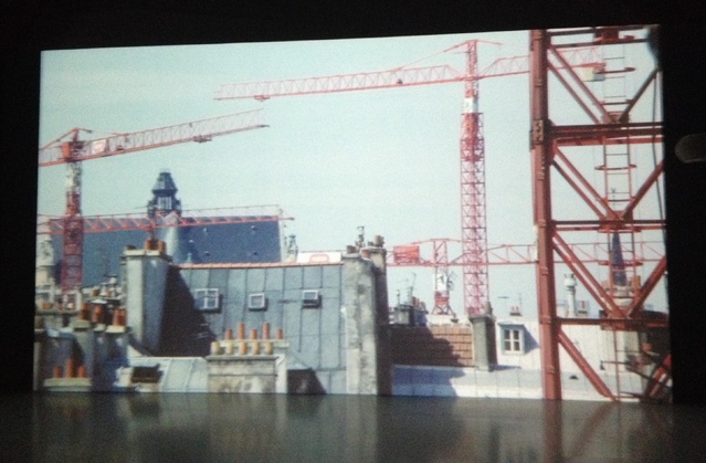 La rénovation urbaine qui donna naissance au Quartier de l'Horloge et au Centre Pompidou a transformé radicalement le tissu social et l'architecture. C'est un ensemble immobilier d'une richesse et d'une complexité inouïe.                  Image : Le Centre Pompidou, Film de 1977, Roberto Rossellini, installation à la Ferme du Buisson.